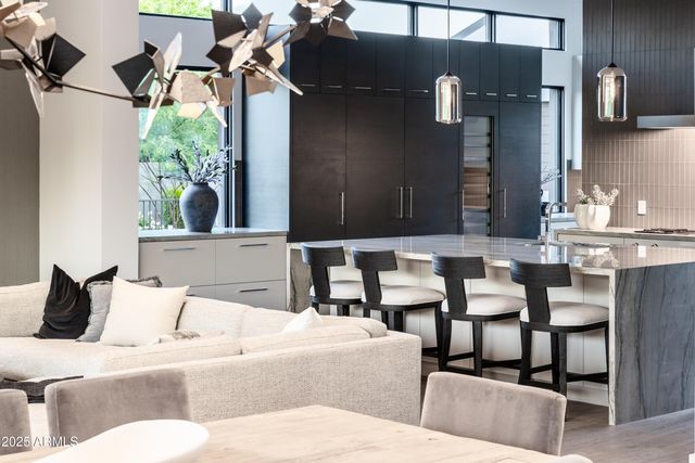 6850 E JOSHUA TREE Lane, Paradise Valley, AZ 85253