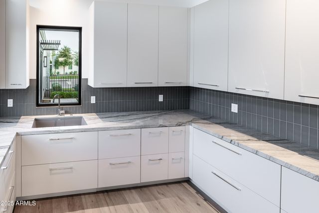 6850 E JOSHUA TREE Lane, Paradise Valley, AZ 85253