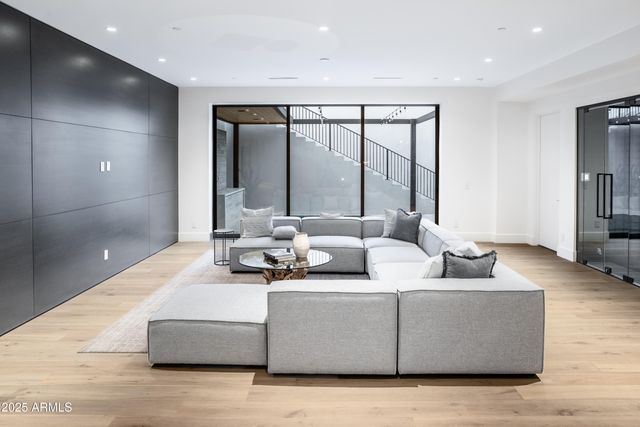 6850 E JOSHUA TREE Lane, Paradise Valley, AZ 85253