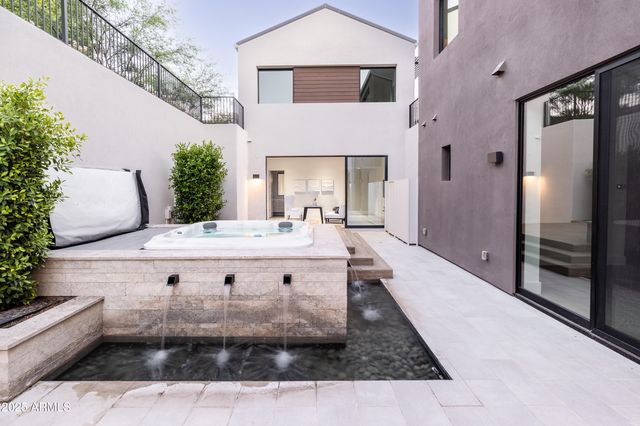 6850 E JOSHUA TREE Lane, Paradise Valley, AZ 85253