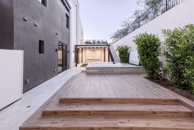 6850 E JOSHUA TREE Lane, Paradise Valley, AZ 85253