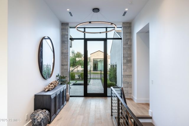 6850 E JOSHUA TREE Lane, Paradise Valley, AZ 85253