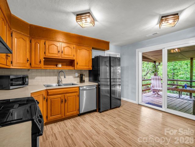 92 Greenwood Acres Drive, Mills River, NC 28759