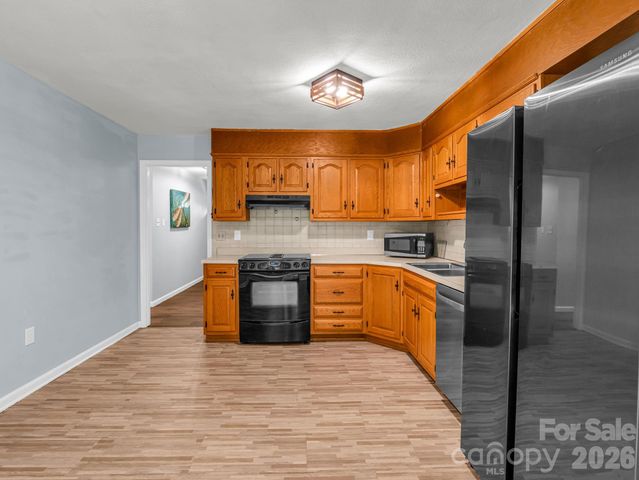 92 Greenwood Acres Drive, Mills River, NC 28759