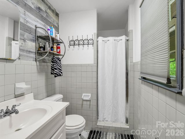 92 Greenwood Acres Drive, Mills River, NC 28759