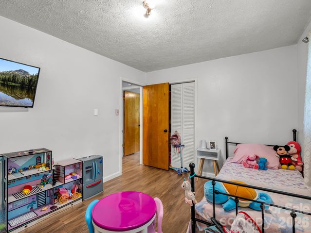92 Greenwood Acres Drive, Mills River, NC 28759