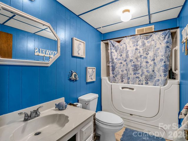 92 Greenwood Acres Drive, Mills River, NC 28759