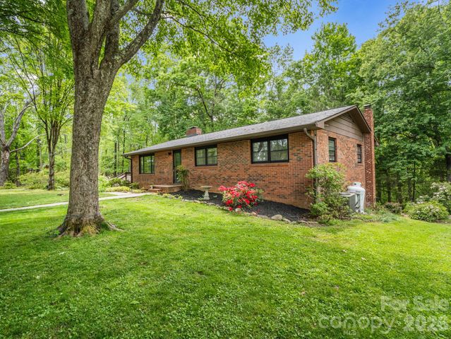 92 Greenwood Acres Drive, Mills River, NC 28759