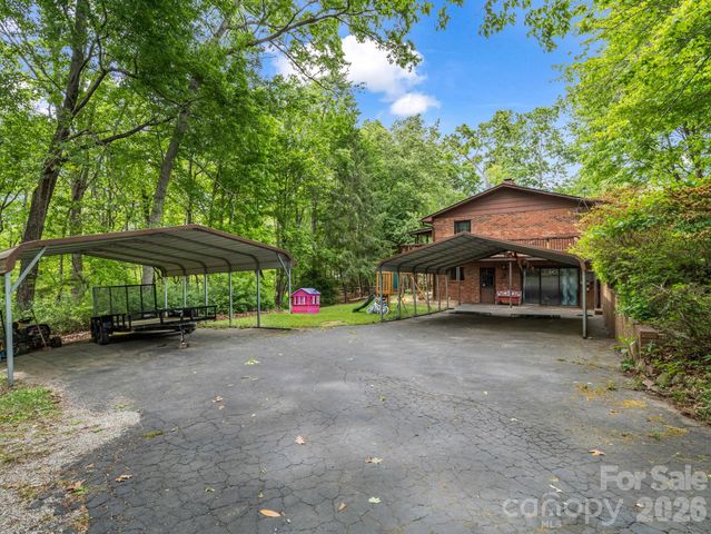92 Greenwood Acres Drive, Mills River, NC 28759