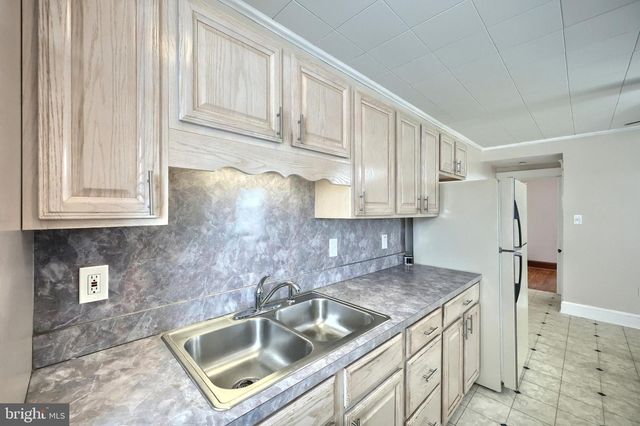 551-2 MCALLISTER ST, Hanover, PA 17331