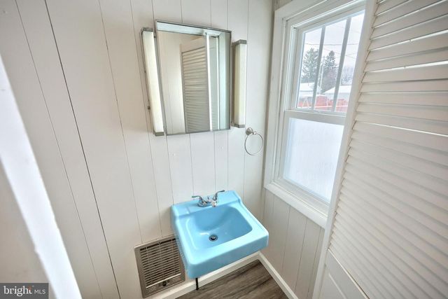 551-2 MCALLISTER ST, Hanover, PA 17331