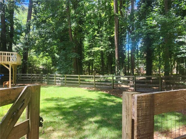 220 Hollyberry Court, Roswell, GA 30076