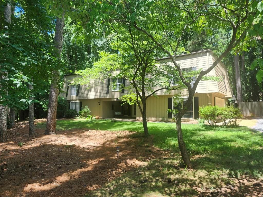 220 Hollyberry Court, Roswell, GA 30076