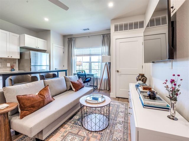 251 W Miller Avenue 102, Stillwater, OK 74075