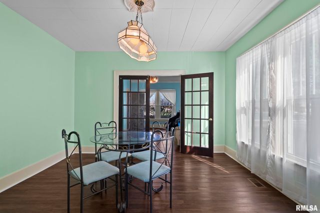 1711 S 5TH Street, Springfield, IL 62703