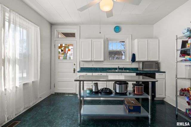 1711 S 5TH Street, Springfield, IL 62703