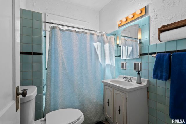 1711 S 5TH Street, Springfield, IL 62703