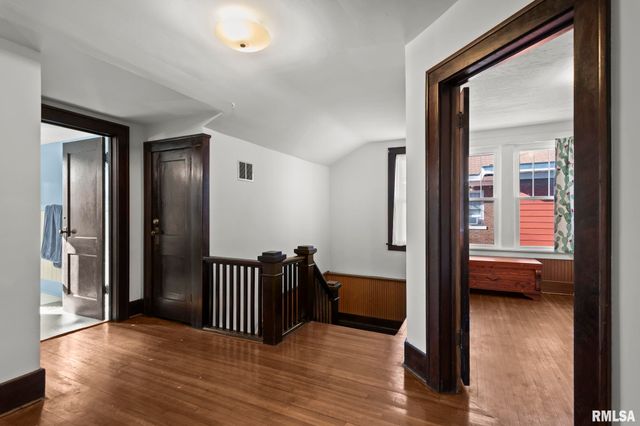 1711 S 5TH Street, Springfield, IL 62703