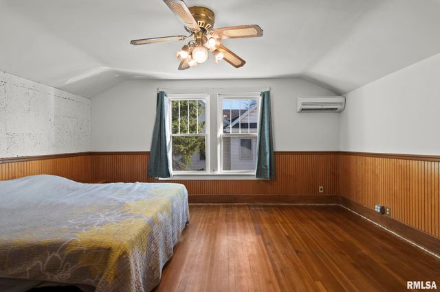 1711 S 5TH Street, Springfield, IL 62703