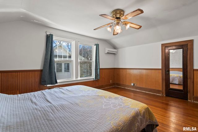 1711 S 5TH Street, Springfield, IL 62703