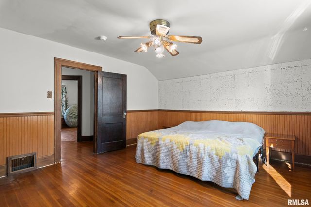 1711 S 5TH Street, Springfield, IL 62703