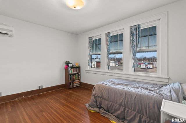 1711 S 5TH Street, Springfield, IL 62703