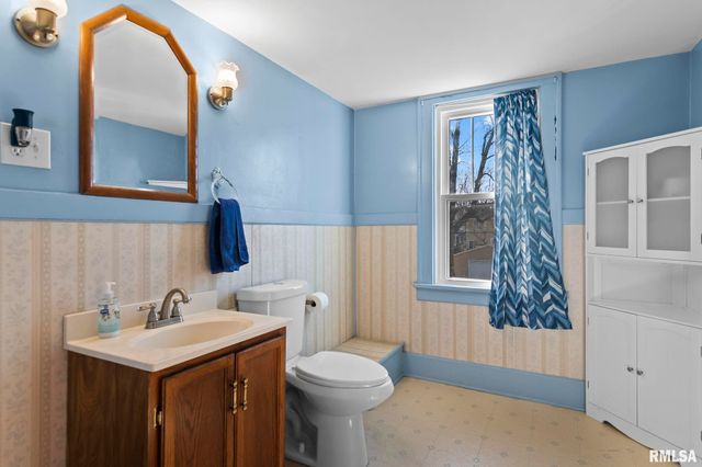 1711 S 5TH Street, Springfield, IL 62703