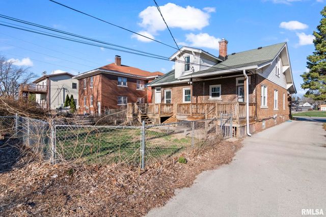 1711 S 5TH Street, Springfield, IL 62703