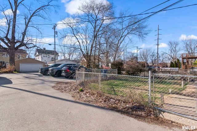 1711 S 5TH Street, Springfield, IL 62703