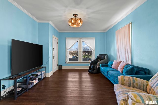 1711 S 5TH Street, Springfield, IL 62703