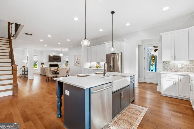 2043 Cambridge Avenue, Atlanta, GA 30337