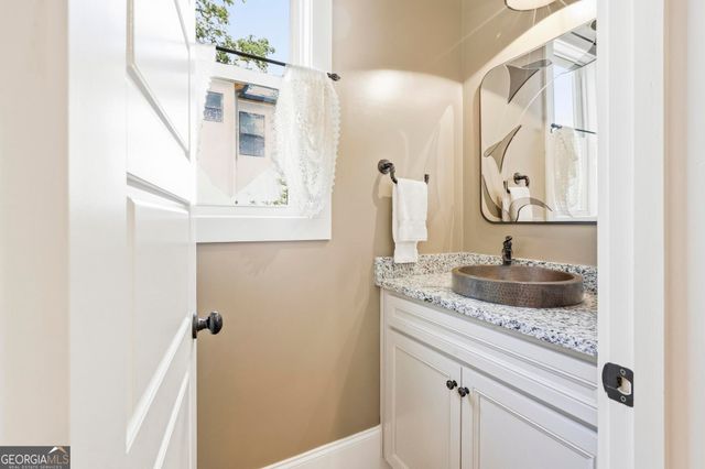 2043 Cambridge Avenue, Atlanta, GA 30337