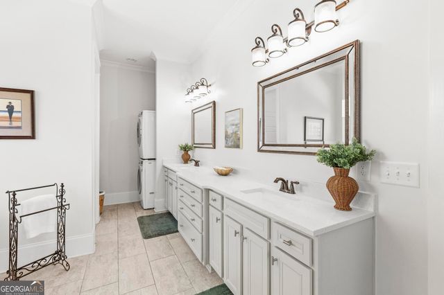 2043 Cambridge Avenue, Atlanta, GA 30337