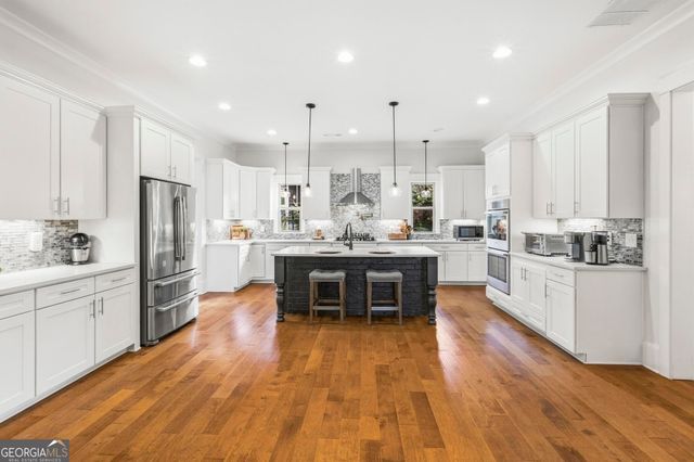 2043 Cambridge Avenue, Atlanta, GA 30337