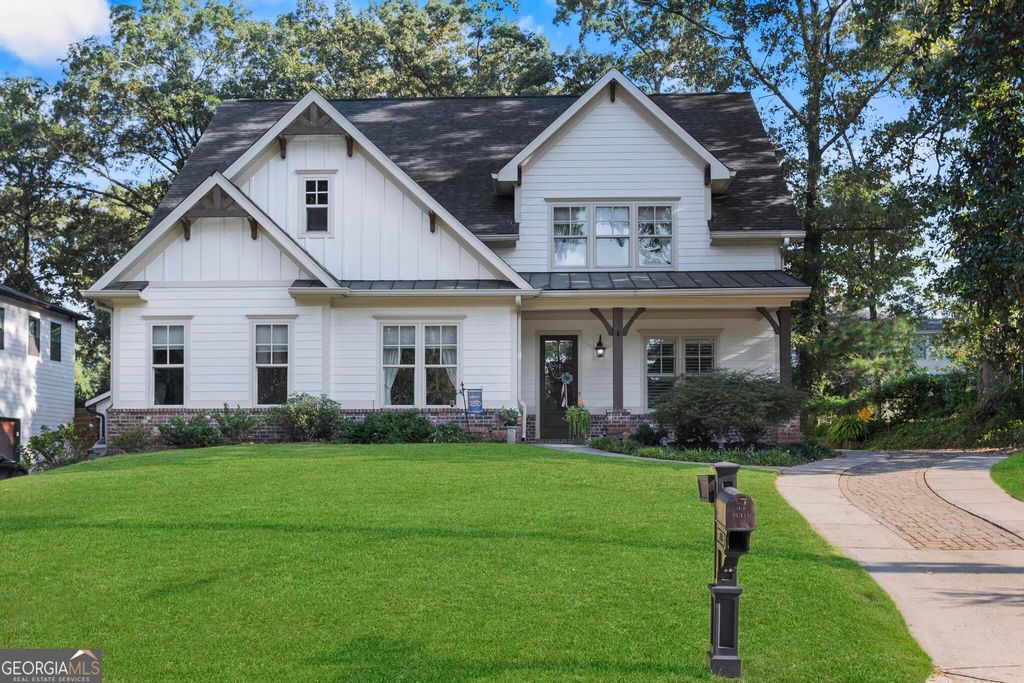 2043 Cambridge Avenue, Atlanta, GA 30337
