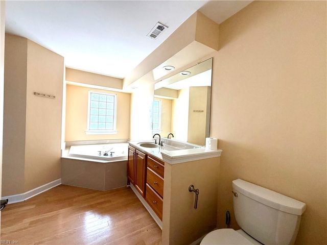 4616 Coral Reef LN, Virginia Beach, VA 23455
