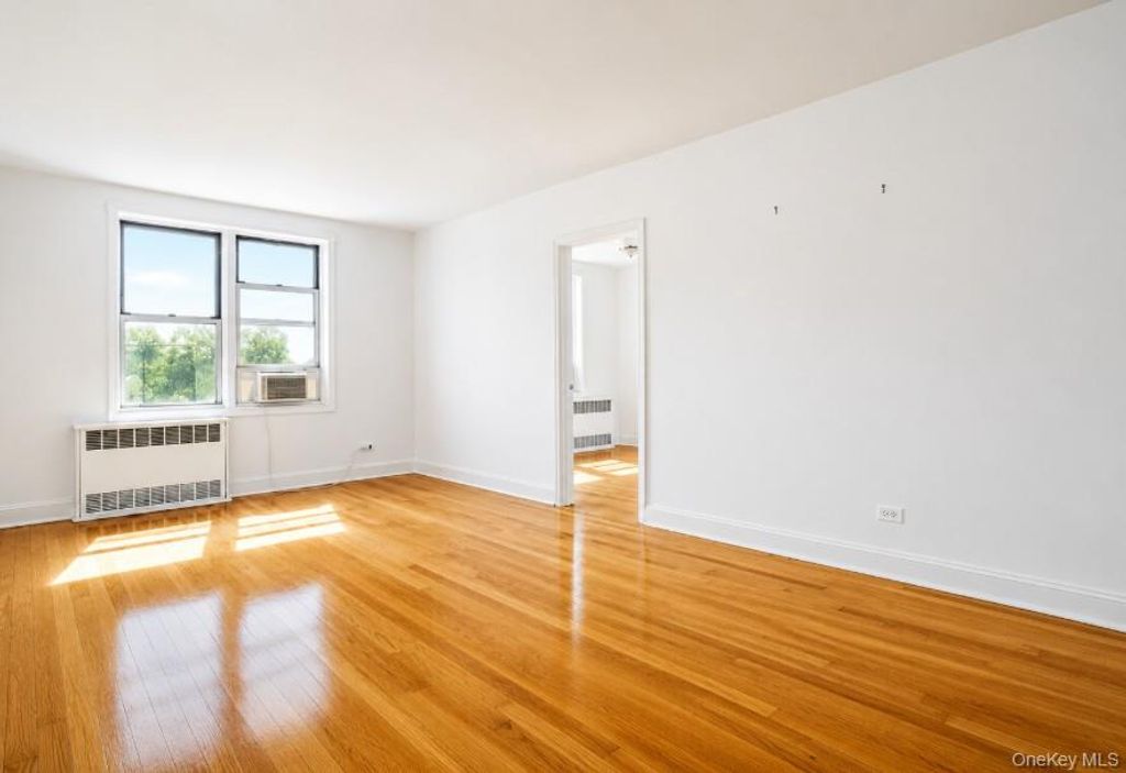 6345 Saunders Street 3E, Rego Park, NY 11374 — photo 2