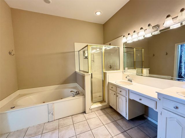 8902 Bayshore Lane, Rowlett, TX 75088