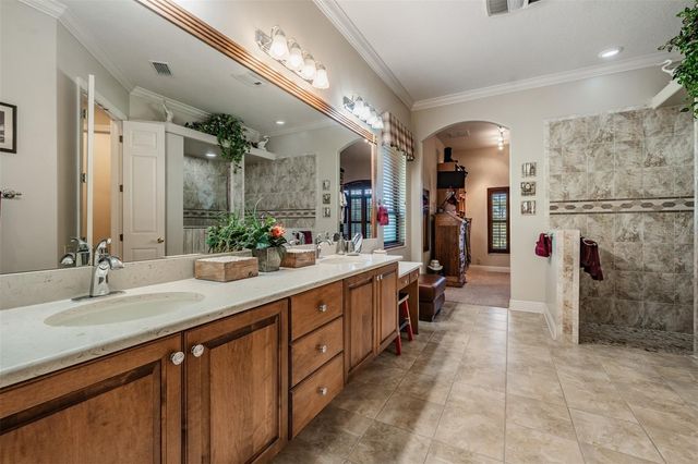 34115 AMERICANA AVENUE, Dade City, FL 33525