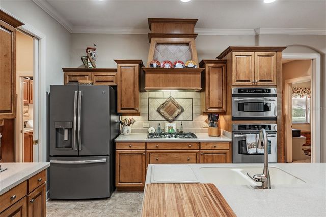 34115 AMERICANA AVENUE, Dade City, FL 33525