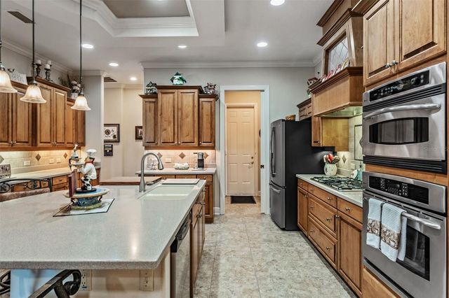 34115 AMERICANA AVENUE, Dade City, FL 33525