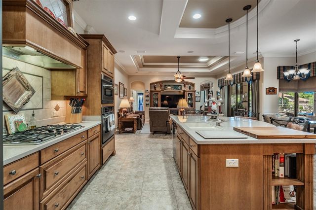 34115 AMERICANA AVENUE, Dade City, FL 33525