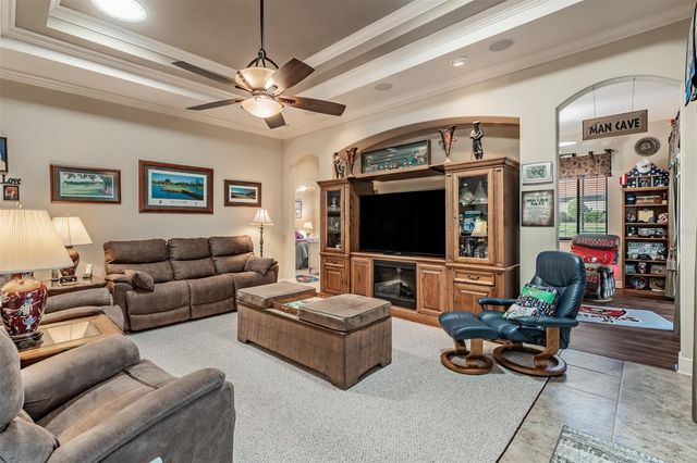 34115 AMERICANA AVENUE, Dade City, FL 33525