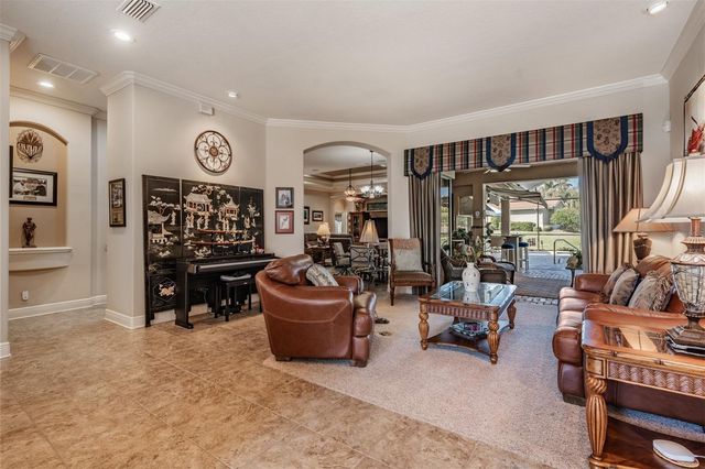 34115 AMERICANA AVENUE, Dade City, FL 33525