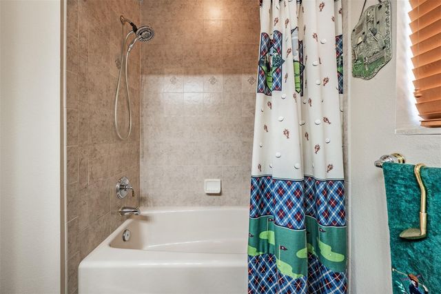 34115 AMERICANA AVENUE, Dade City, FL 33525