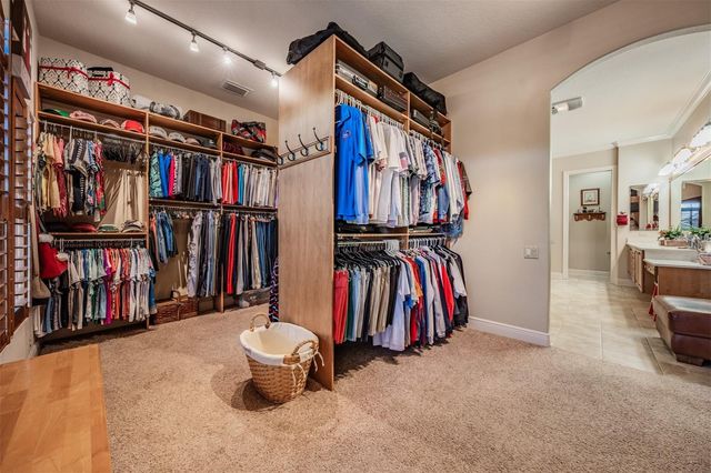 34115 AMERICANA AVENUE, Dade City, FL 33525