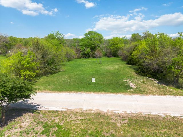 48 Spring Creek Circle, Grand Prairie, TX 75054