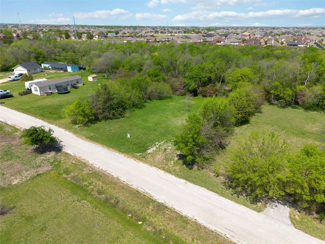 48 Spring Creek Circle, Grand Prairie, TX 75054