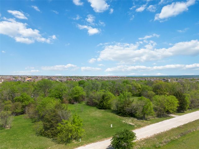 48 Spring Creek Circle, Grand Prairie, TX 75054