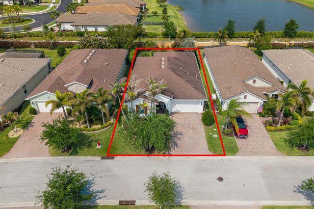 10095 SW Indian Lilac Trail, Port St. Lucie, FL 34987